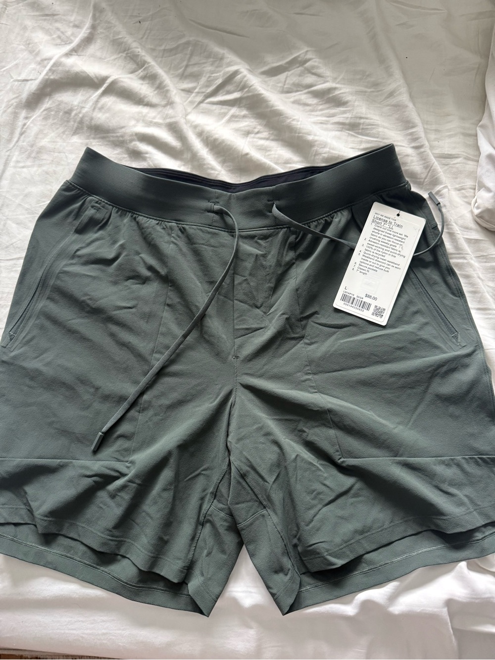NWT Men’s Lululemon License To Train 7 inch shorts (linerless)